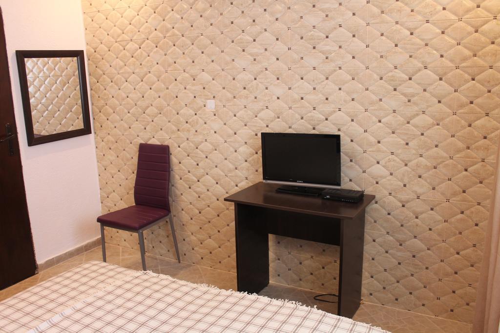 Rooms And Apartments Milana Bar Bagian luar foto