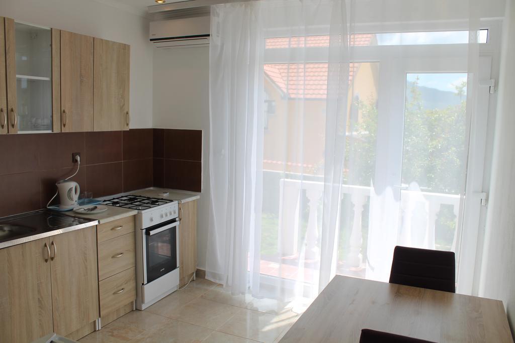 Rooms And Apartments Milana Bar Bagian luar foto